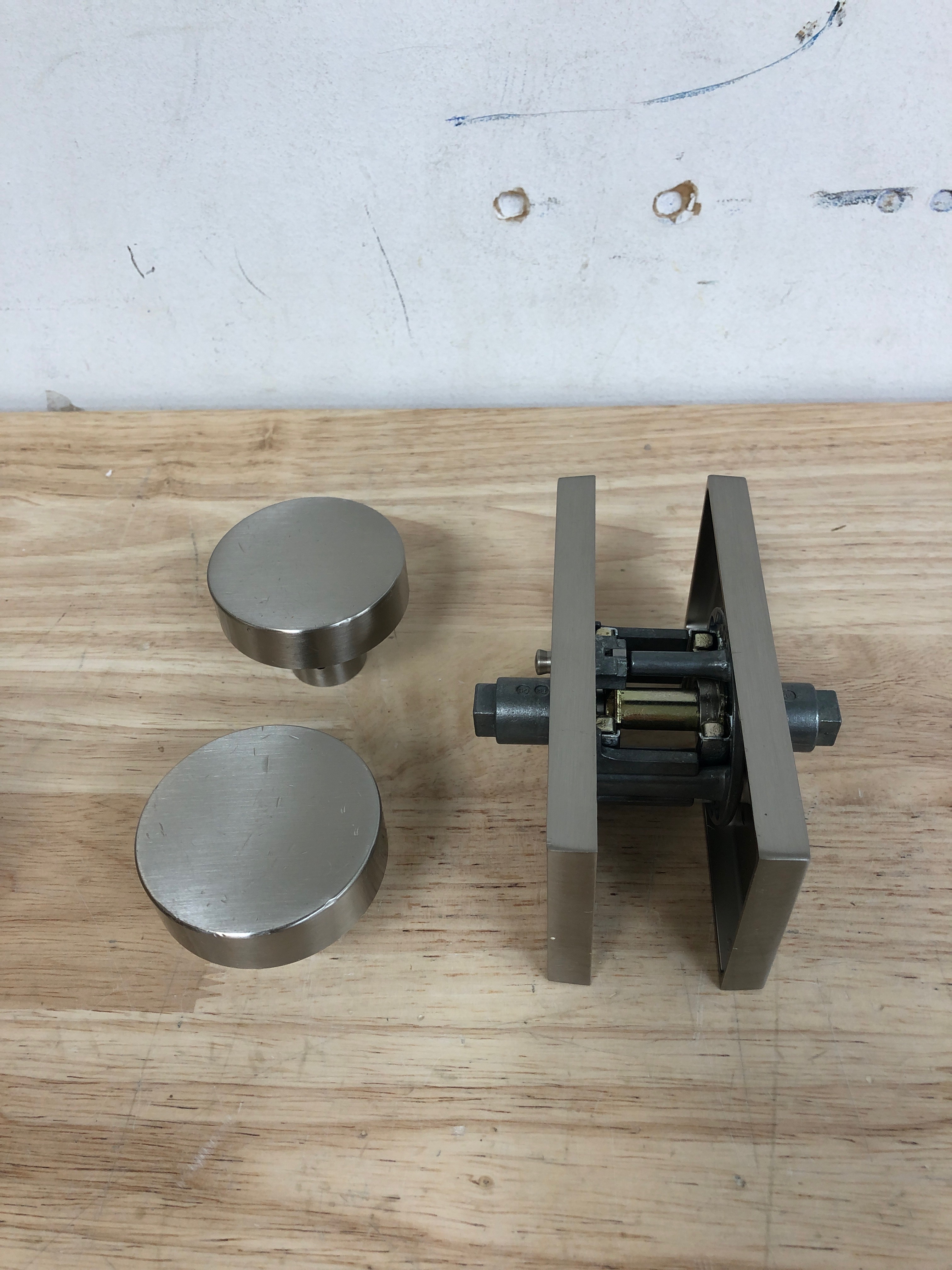 Actual inventory photograph: Baldwin PVCONCFR150 Contemporary Privacy Door Knob Set with 5 Inch Rectangle Rose from the Reserve Collection - Satin Nickel