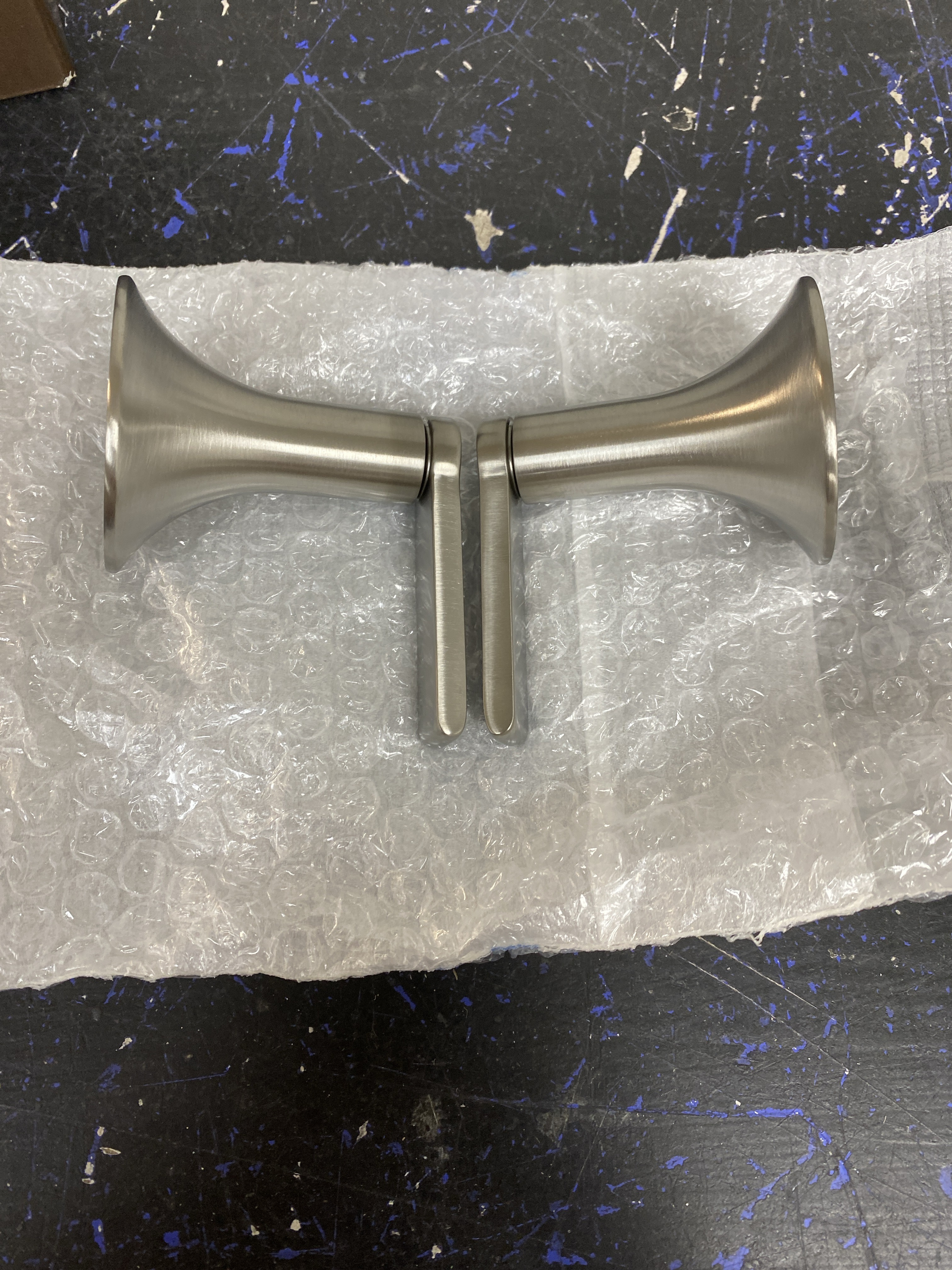 Actual inventory photograph: Signature Hardware SHLZWSLEVZBN Lentz Lever Handle Kit Only - Brushed Nickel